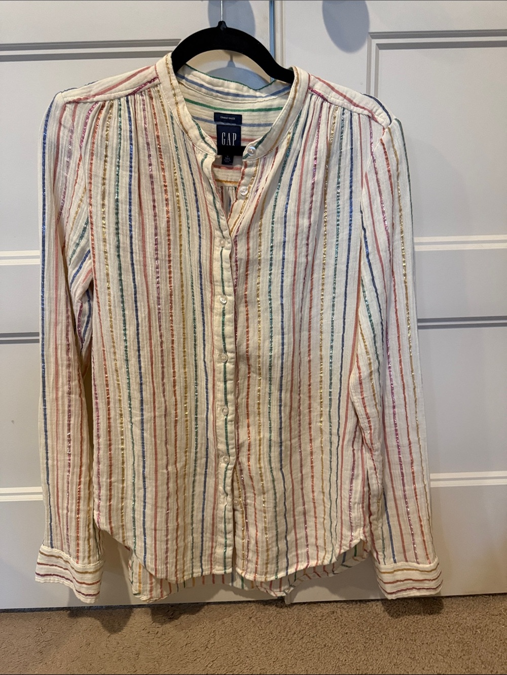 GAP Cream Button-Up Shirt with Multicolor Stripes size small tall